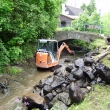 Odt�ov�n� naplavenin pod mosty p�ed opravou 2010