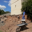 Oprava kamenn zdky u zklad zvonice ervenec 2014