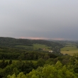 V�hled z rozhledny na Str�n�m p�ed bou�kou 26.5.2011